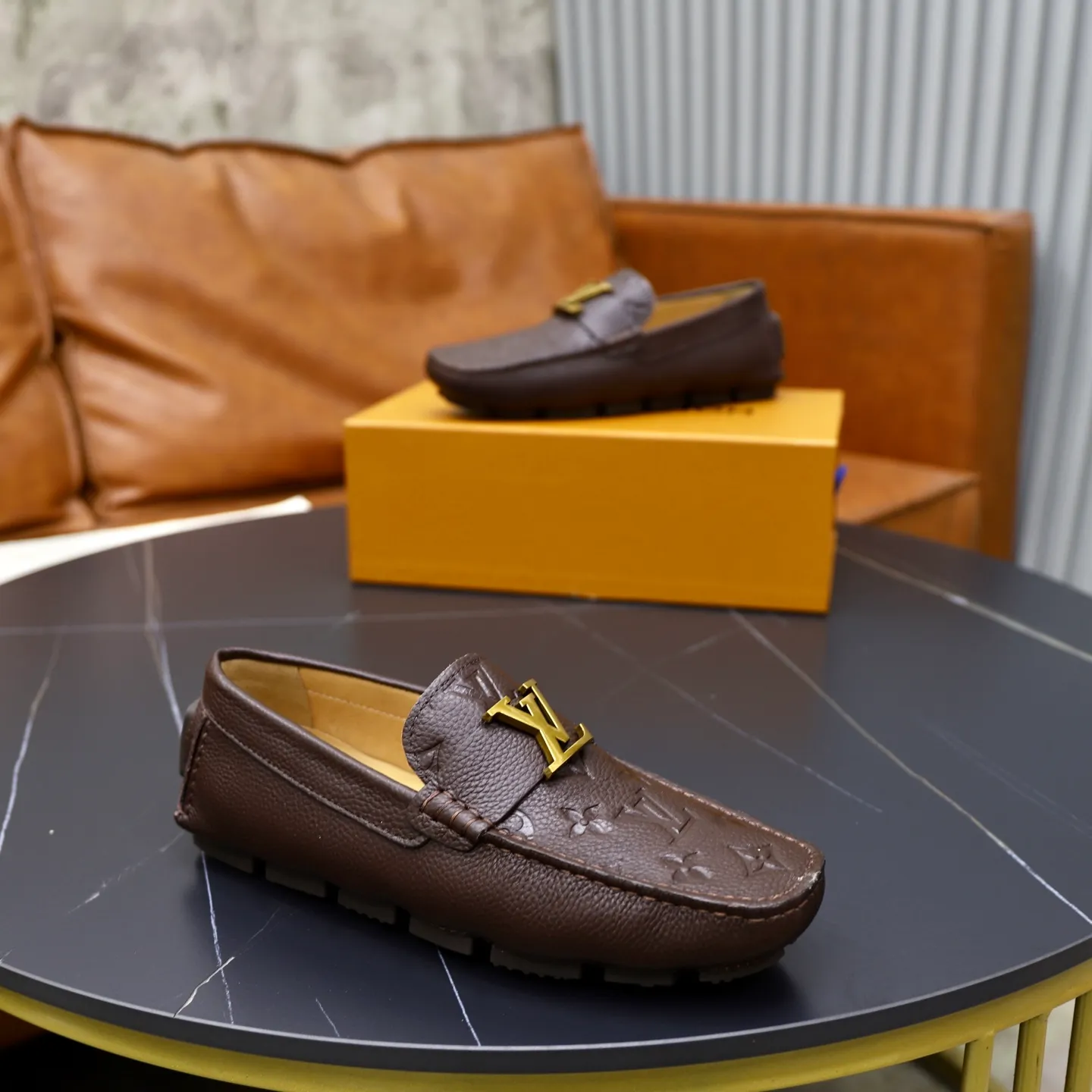 Ex-factory price: 480💰【LV】Louis Vuitton ⚠️High-end men’s driving and pedal series ⚠️38-44 (customized for 45) ⚠️All original cowhide leather! Thick and soft! Made entirely of calfskin lining! Rubber sheet anti-slip beanie sole! Three-dimensional package technology! Fashionable and classic! Handicrafts! Original high quality! Feel free to compare!
